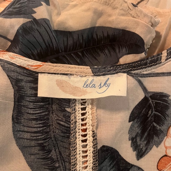 Lela Sky Women's Floral Sleeveless Tank Size S - Picture 3 of 3